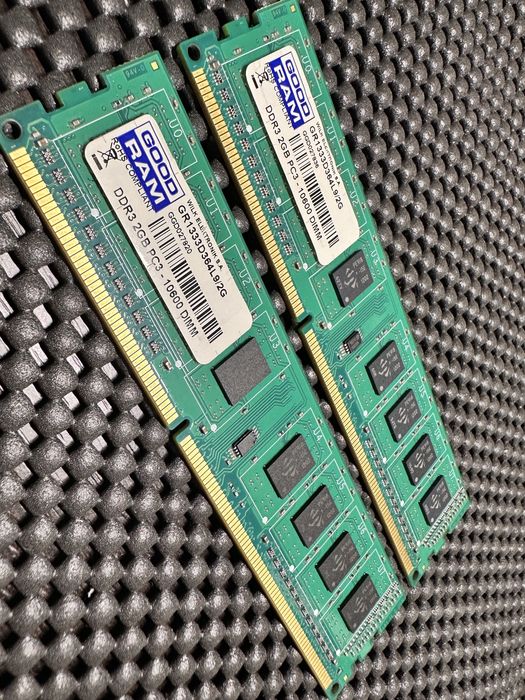 Памʼять  DDR3 2GB PC3 - 10600 DIMM -2 шт