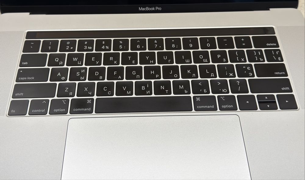 Срочная продажа MacBook Pro 15 2019 в отличном состоянии