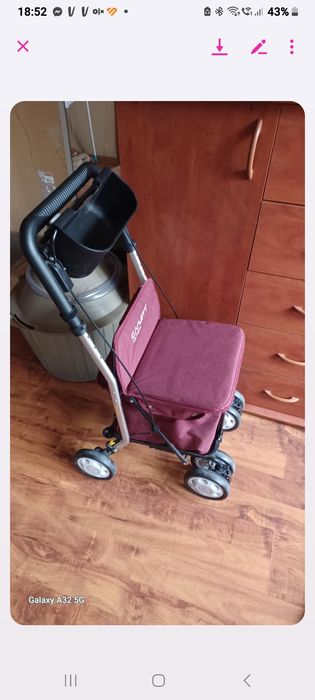 Balkonik.dla osoby niepełnosprawnej  Chodzik na zakupy.