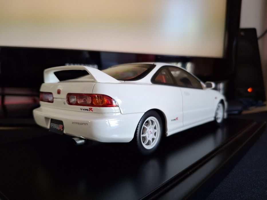 Otto Mobile 1:18 JDM Honda Intregra DC2 Type R