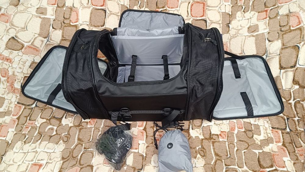 Сумка баул на багажник мотоцикла Rhinowalk 40-60л MT4060BK кофр