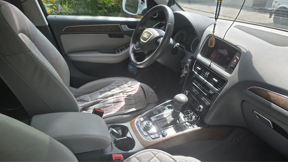 Продам авто Audi Q5 2013