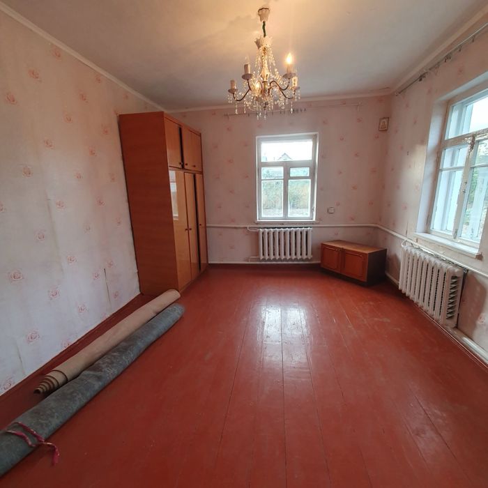 Продаж будинку . М.Тараща