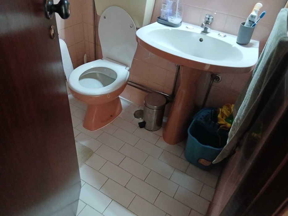 Aluga-se um quarto nas caldas da rainha