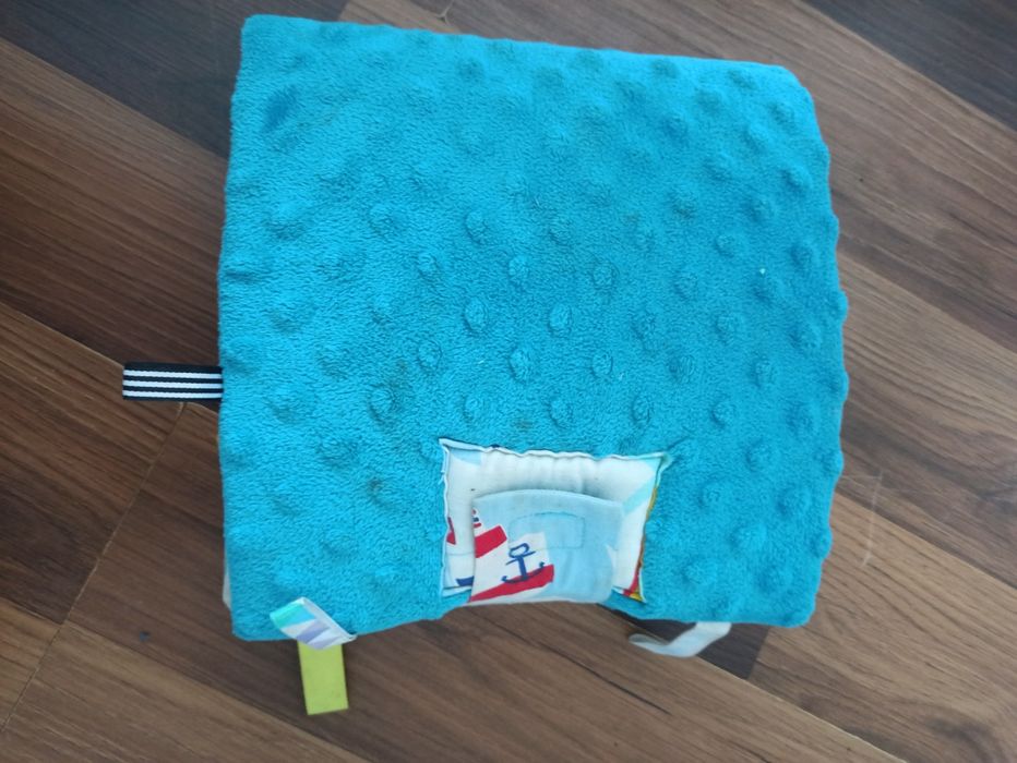 Quiet book, książeczka sensoryczna