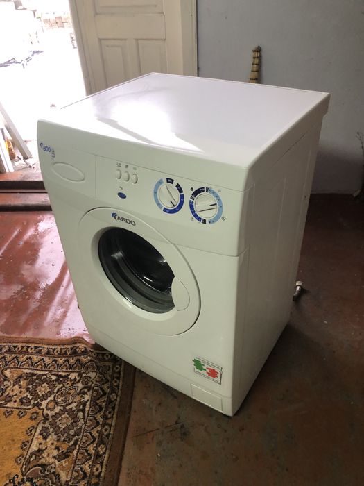 Італійська пральна машина на 5кг