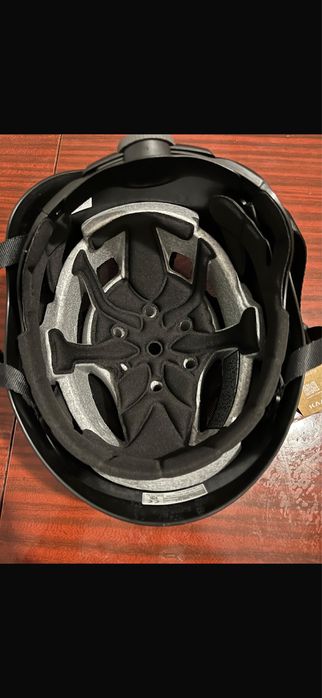 Велосипедний шолом