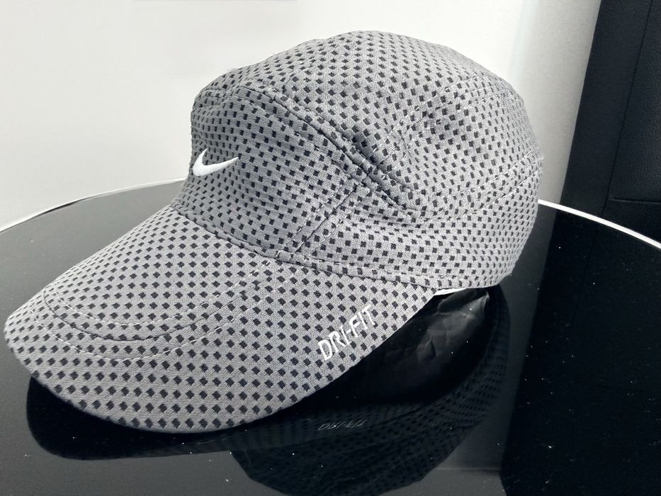 Czapka z daszkiem NIKE DRI-FIT szara