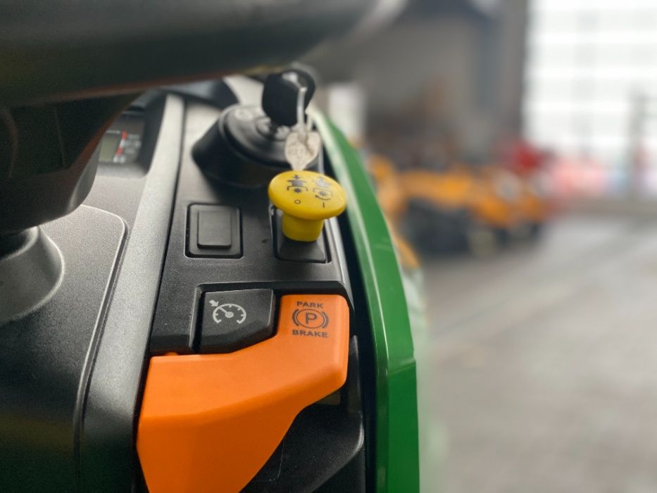 Traktor Ogrodowy JOHN DEERE X350R / V-TWIN 726 cm³ / AGREGAT 107 CM