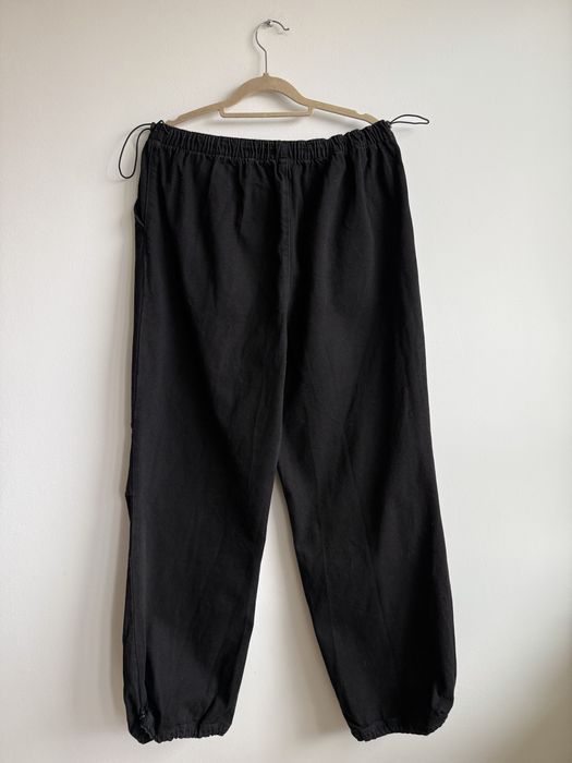 Czarne luźne baggy spodnie Cropp