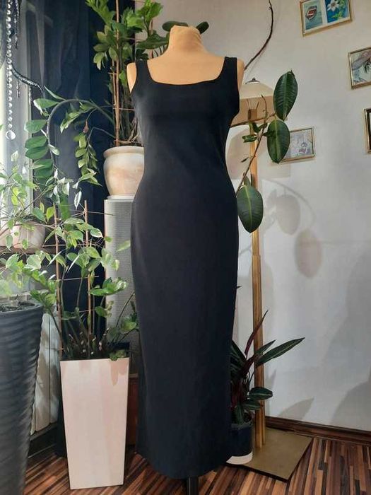 Czarna dopasowana sukienka w drobne prążki - No Limit