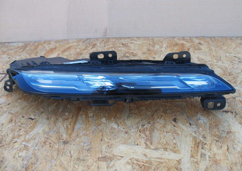 Reflektor LED Crystal Swarovski oryginalny BMW serii 7 G70 górny prawy