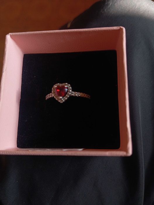 Каблука " Червоне серце" Pandora