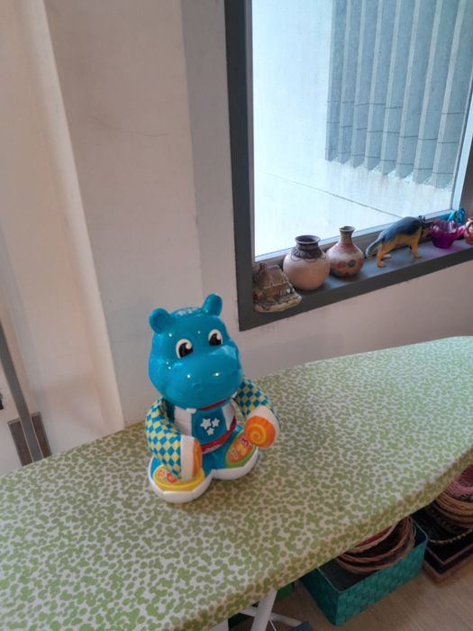 Vendo Hipopótamo Dançante de Brincar a pilhas muito bonito como novo