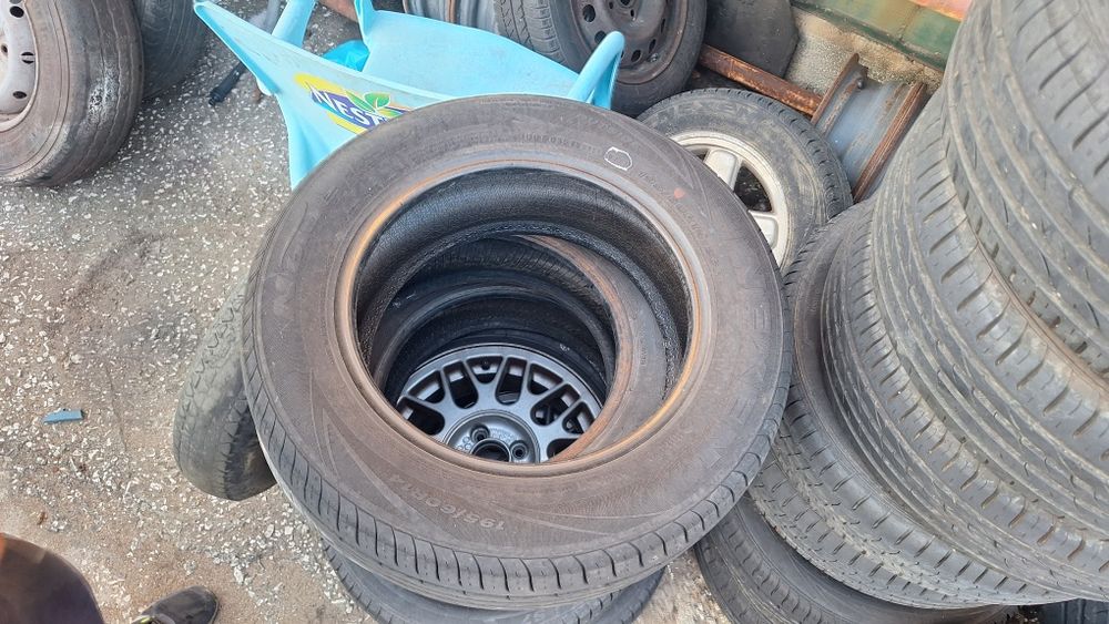 Vendo Pneus Nexen 195/60R14