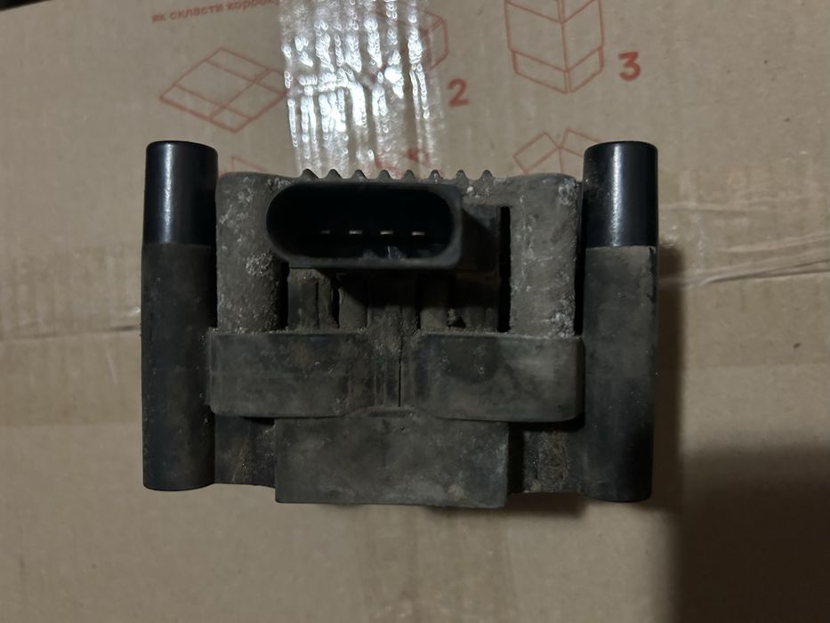 Оригінальна катушка запалювання для шкоди тур 1.6 Акл