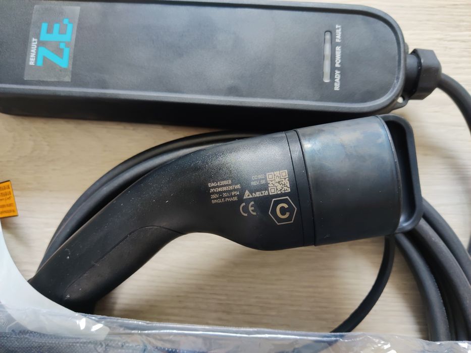 Зарядний пристрій Renault Zoe Kangoo Megan eNV200 Leaf, Рено зарядка
