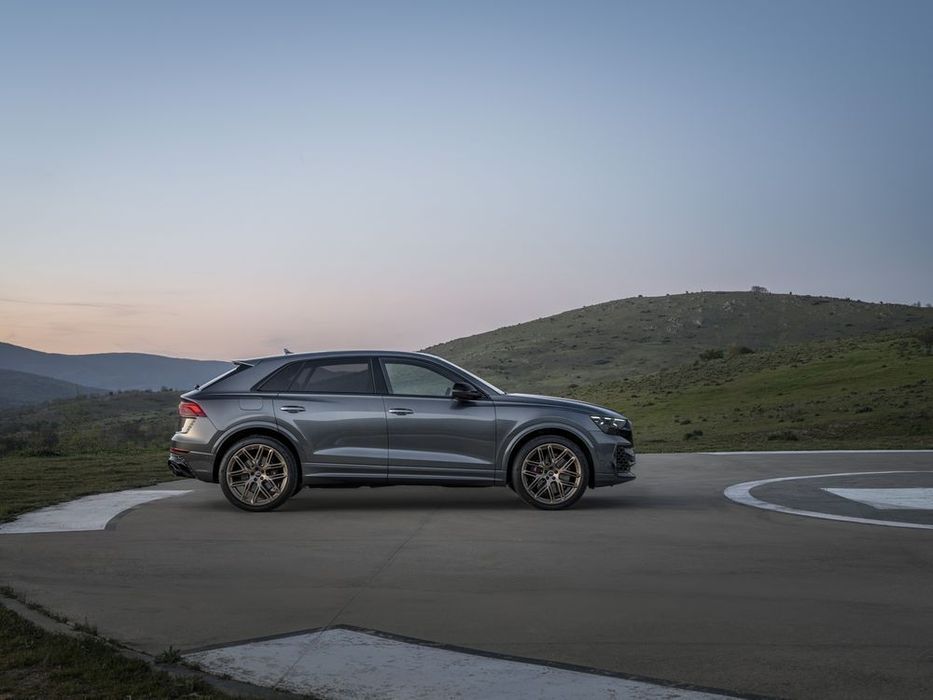 Audi RS Q8 TFSI quattro Tiptronic foto 3