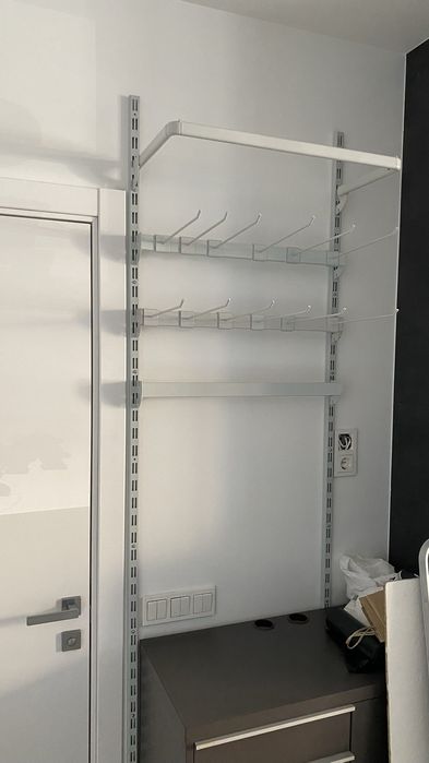 Торгівельне обладнання, стійки, стелажі, вішаки для магазину одягу
