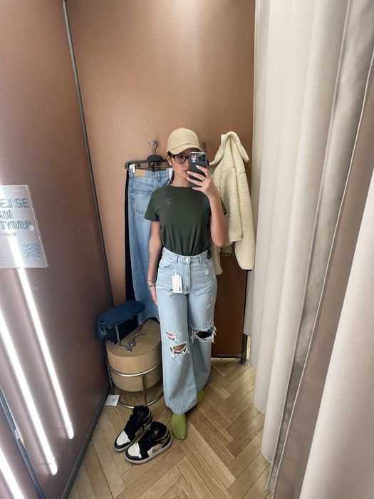 Широкі рвані джинси Bershka Wide Leg (Розмір EUR 36)