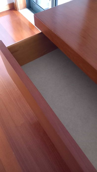 Cómoda de quarto bom estado