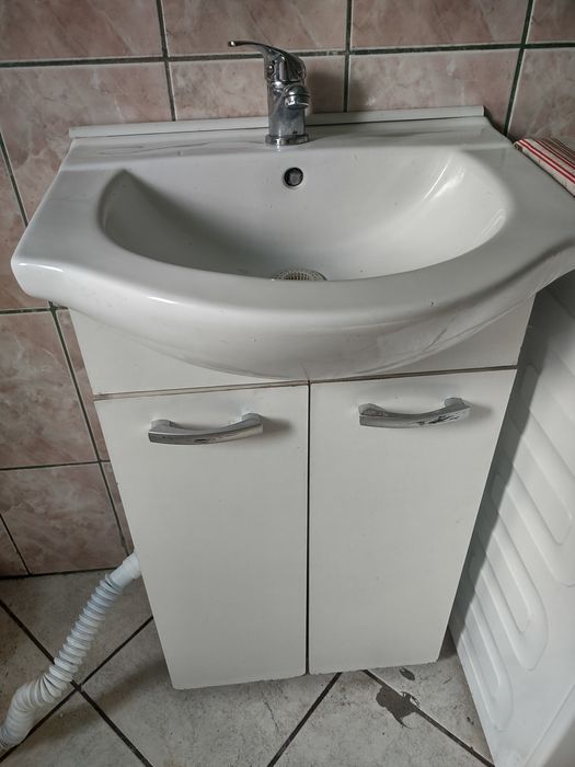 Umywalka z szafką