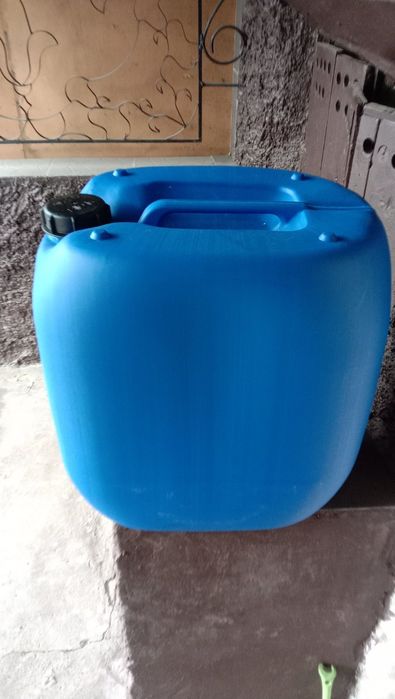 Канистры пластиковые