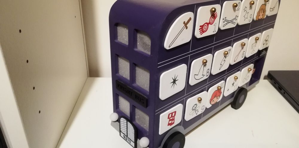 Harry potter autocarro/ calendário de advento com 25 gavetas e luz