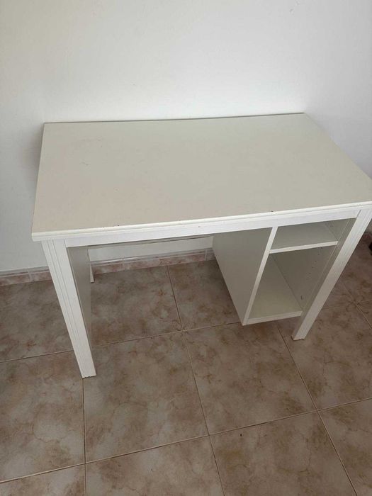 Secretária/mesa de vestir