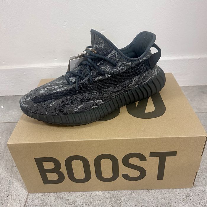 Adidas Yeezy Boost 350 V2 Dark Salt