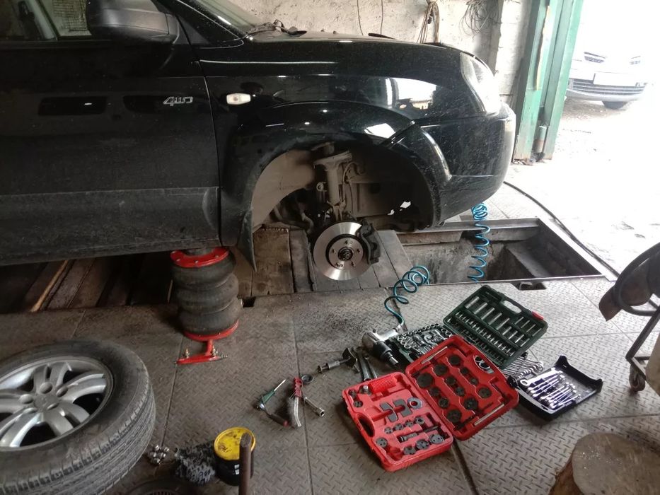 Заміна підшипника шківа кондиціонера.  Заправка кондиціонера.