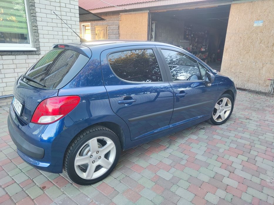 Продам Пижо 207  1.4 газ