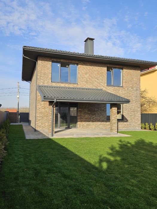 Продаю двоповерховий будинок на 178м2 в с Гатне!! Газ,