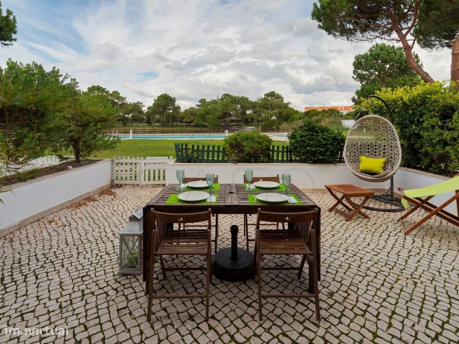 Encanto à Beira do Lago: Apartamento T1 + 1 em Soltroia com Terraço...