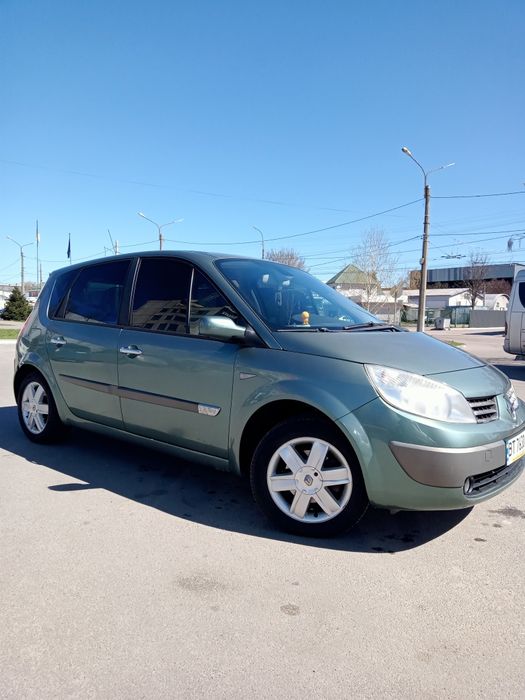 Рено Меган Сценік.