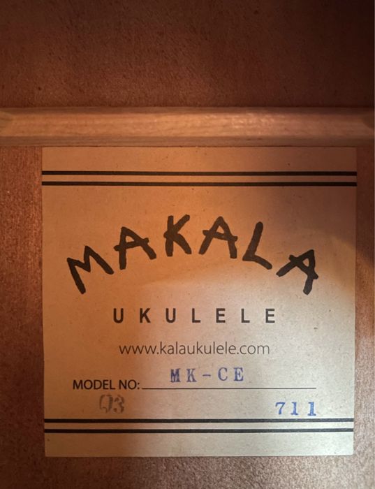 ukulele kala Makala MK-CE