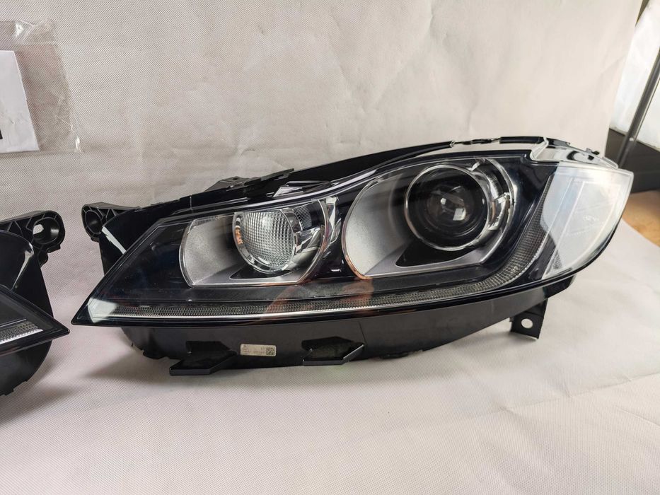 Jaguar F-Pace X761 Фари передні Xenon
