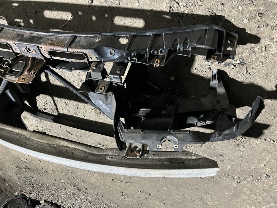 Pas przod przedni bmw e83 x3 wzmocnienie czolowka