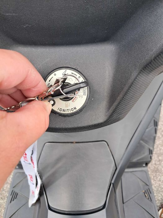 Kymco Skytown 125cc (2024) – Estado de Nova | 12.000km | Econômica (40km/L)