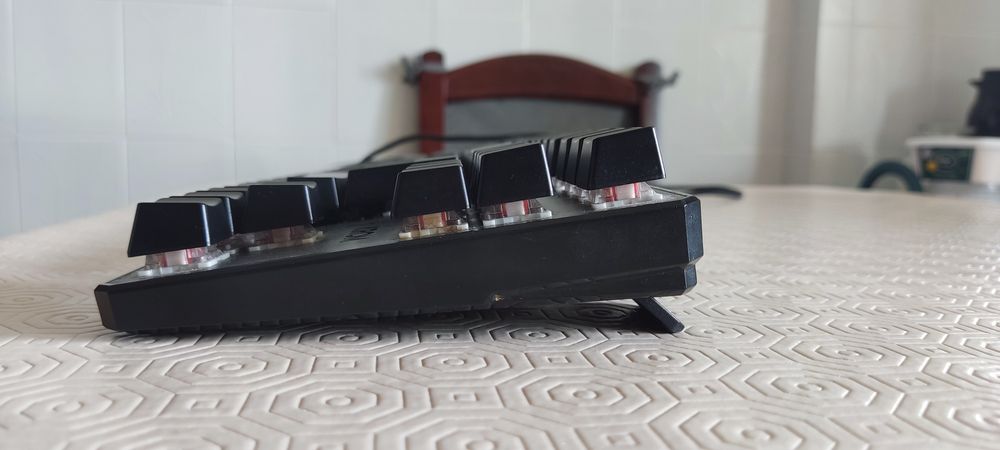 Teclado Gaming KROM Kernel TKL (RGB mecânico - preto)