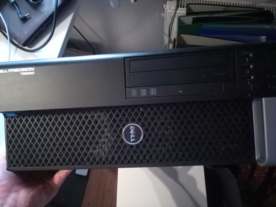 DELL Precision T5600 2xIntel E5-2630 RAM 32GB Nvidia Quadro 256GB SSD