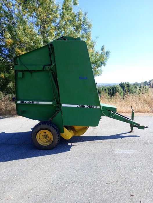 Enfardadeira de rolos John Deere 550