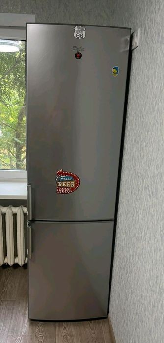 Продам Холодильник Whirlpool