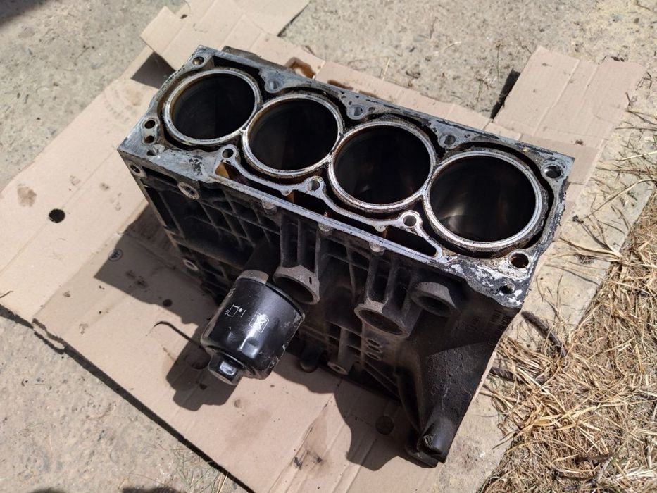 Блок циліндрів Golf 4 , Polo , Bora