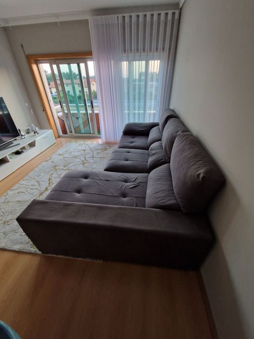 Sofá com chaise long