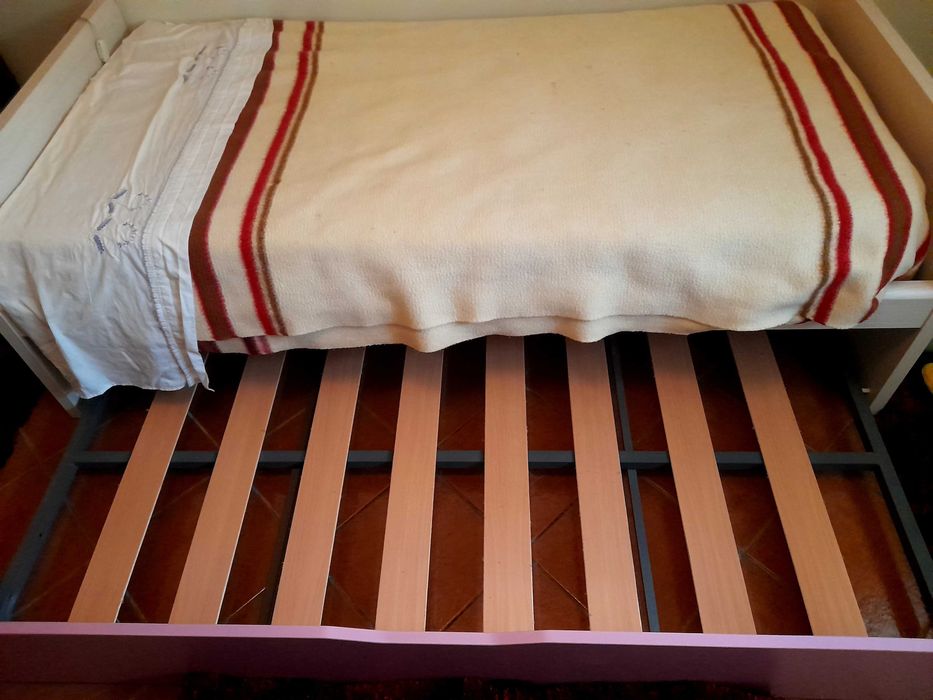Cama de solteiro
