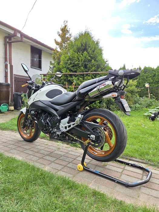 Suzuki GSR 600 2010