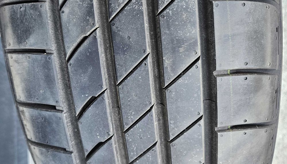 Komplet opon Kumho Ecsta PS71, rozmiar 225/55 R19