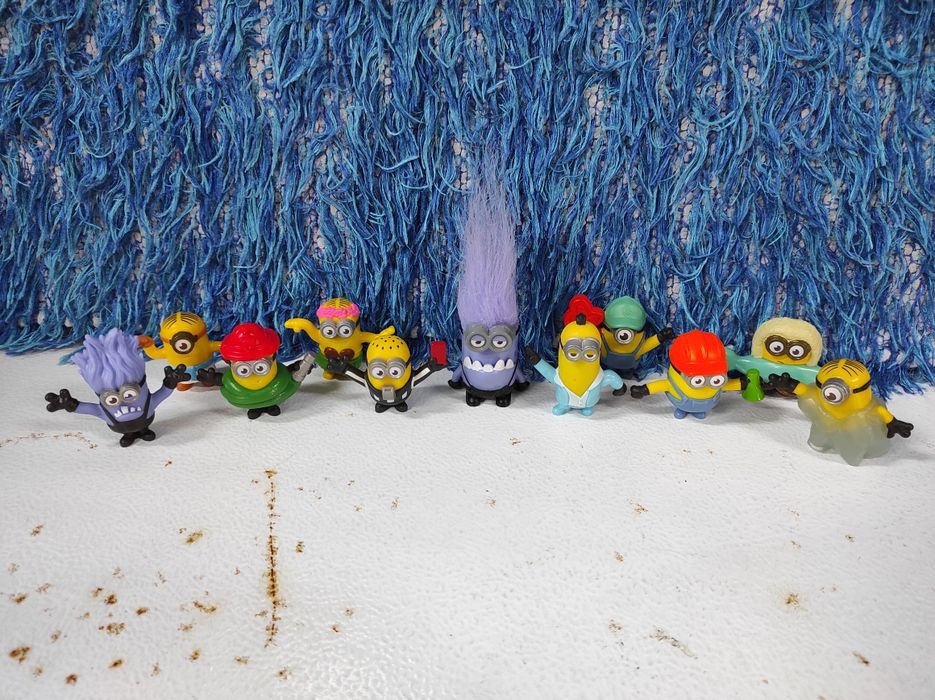 Schleich - Miss Piggy, Estrunfes-Smurfs, Abelha Maia / Garfield / Minions / Pokémon (bonecos e cartas)
