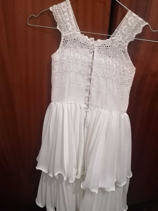 Vestido branco de cerimónia para menina